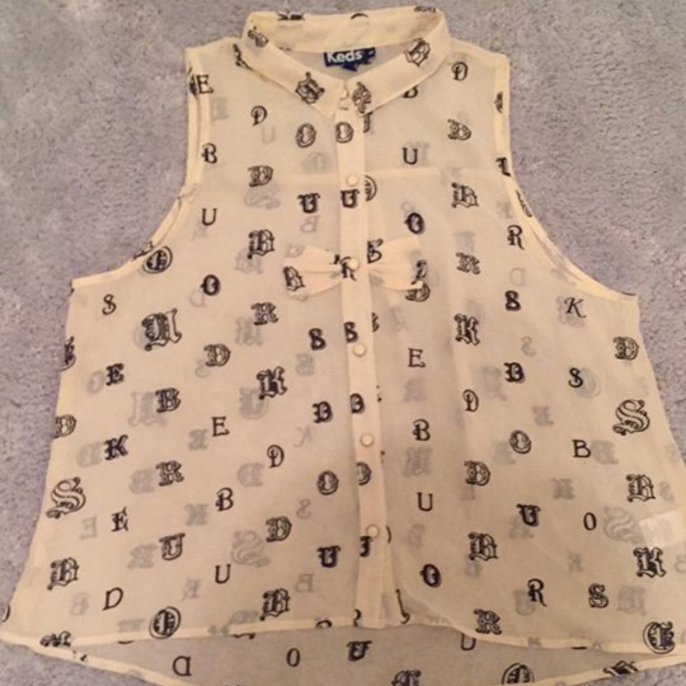 Sleeveless Cream Top with bow